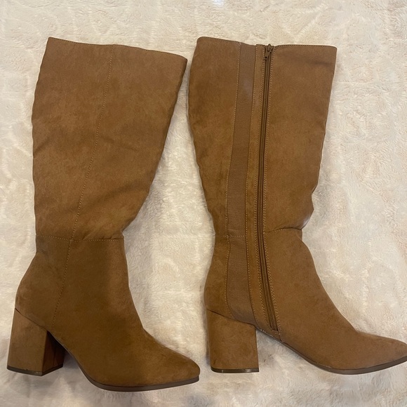 Wide calf women’s boots - Picture 1 of 2